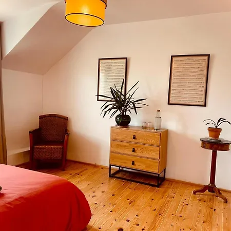 Le Bercail Bed & Breakfast *